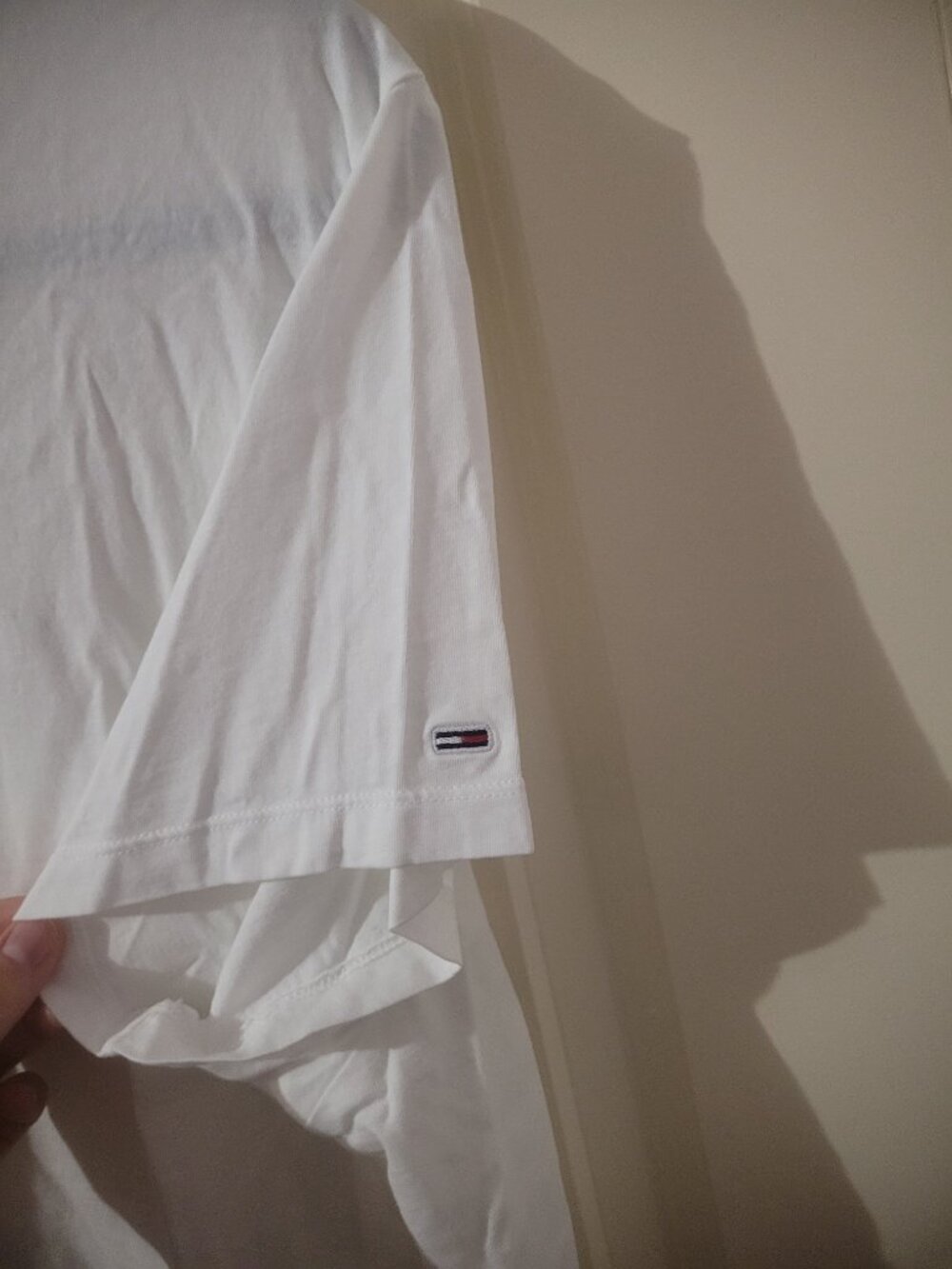 NWOT Tommy Hilfiger Classic Vintage Style T-Shirt - Picture 4 of 5
